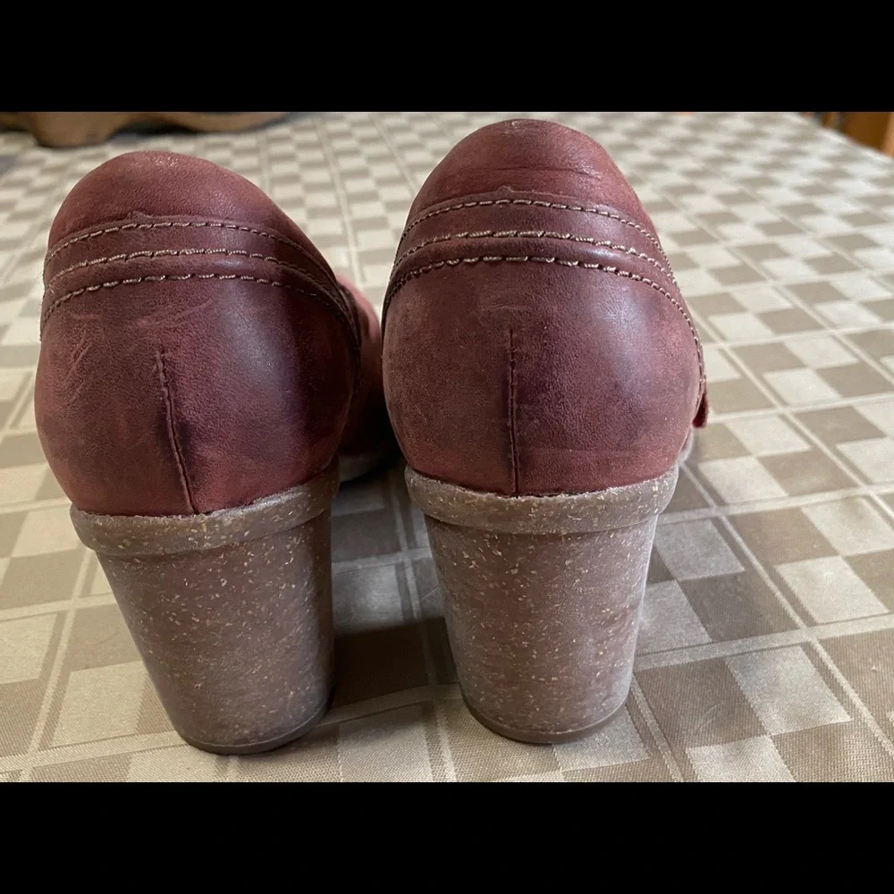 Clarks artisan maroon